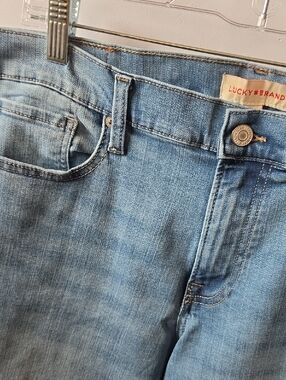 Lucky Brand Women's Light Denim Straight Jeans